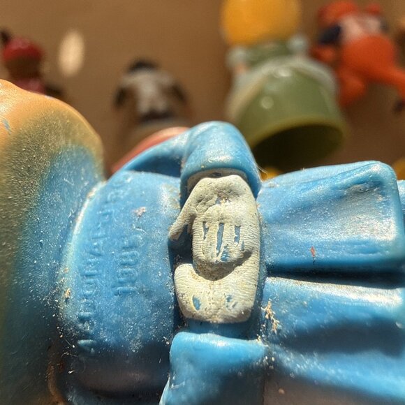 VINTAGE LOT 10 Snoopy McD’s Chipmunk Disney Forest Tale Gargamel Robbin Hood - Picture 6 of 14